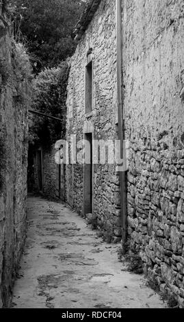 Eine Gasse in das historische Dorf von Vodnjan (dignano) in Istrien, Kroatien Stockfoto