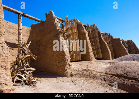 Nashtifan Windmühlen, Khaf, Iran. Die Ältesten operativen Windmühlen in der Welt. Stockfoto