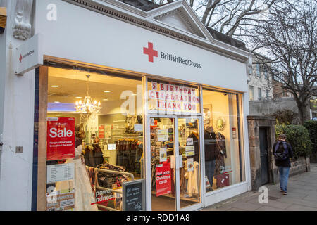 British Red Cross Shop in Stockbridge High Street, Edinburgh, Schottland, Großbritannien Stockfoto