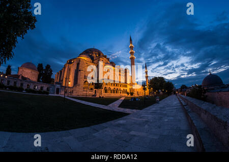 Süleymaniye mosqe während der blauen Stunde. Stockfoto