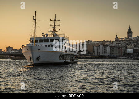 Traditionelle Fähre in Istanbul. Stockfoto