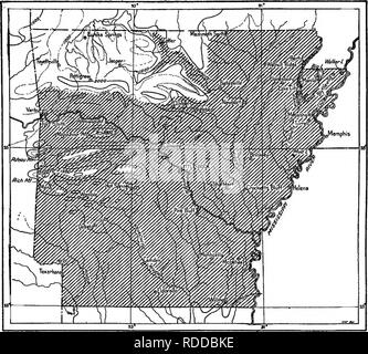 . Vögel von Arkansas. Vögel. 50 Vögeln OP ARKANSAS. Das Essen dieser Art, nach Bendire, besteht hauptsächlich aus Käfern, geflügelten Ameisen und andere Insekten, vor allem die Nacht - fliegen Lepidoptera. So seltsam es scheinen mag, es fängt gelegentlich und schluckt kleine Vögel.. Abb. 1.-Brutgebiet ot Die chuok-wird's-Witwe {Antrostomus carolinensis) in Arkansas. Whippoorwill. Antrostomus vodferru. Die whippoorwill tritt als Sommer, die ihren Wohnsitz in den mehr Ele- Teile der Ozark Region, wo es oft belegt den gleichen locahties als Chuck-wird-Witwe. Es ist, als reichlich an Cli aufgezeichnet Stockfoto