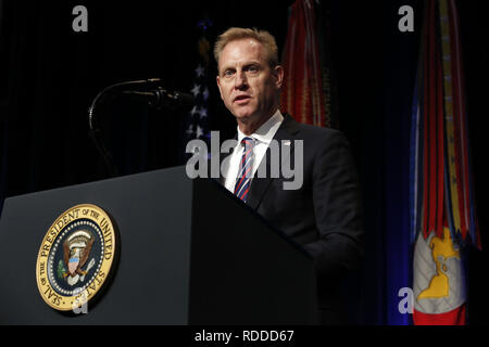 Arlington, Virginia, USA. 17 Jan, 2019. Amtierende Sekretär der Verteidigung Patrick Shanahan spricht während einer Raketenabwehr Review Ansage an das Pentagon in Arlington, Virginia, 17. Januar 2019 Credit: Martin H. Simon/CNP/ZUMA Draht/Alamy leben Nachrichten Stockfoto