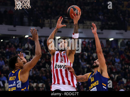 Athen, Griechenland. 17 Jan, 2019. Georgios Printezis (C) von Olympiakos Piräus Piräus während der regulären Saison match konkurriert an EuroLeague Basketball Turnier zwischen Griechenland Olympiakos Piräus Piräus und dem russischen Chimki v. Chr. in Athen, Griechenland, am 31.01.17., 2019. Credit: Marios Lolos/Xinhua/Alamy leben Nachrichten Stockfoto