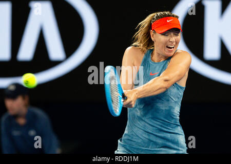 Melbourne, Australien. Jan, 2019 18. Maria Sharapova aus Russland während ihrer 3. Gleiches bei den Australian Open 2019 Grand Slam Tennis Turnier in Melbourne, Australien. Frank Molter/Alamy leben Nachrichten Stockfoto