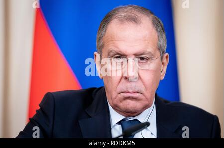 Moskau, Russland. Jan, 2019 18. Sergej Lawrow, Außenminister Russlands, und sein deutscher Kollege eine Pressekonferenz im Gästehaus des Ministers halten. Die wichtigsten Themen der Gespräche wird die Ukraine Krise sein, die Friedensbemühungen in Syrien und den Streit um den INF-Vertrag über das Verbot der nuklearen Mittelstreckenraketen. Credit: Kay Nietfeld/dpa/Alamy leben Nachrichten Stockfoto