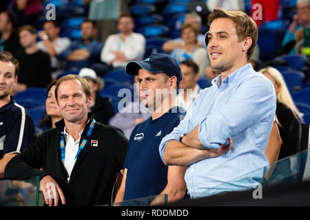 19 Januar 2019, Australien, Melbourne: Tennis: Grand Slam, WTA-Tour, Australian Open in Melbourne, Frauen, Singles, 3. Runde, Birrell (Australien) - Kerber (Deutschland): Der Trainer von Angelique Kerber, Rainer Schüttler (L-R), Physiotherapeut Andre Kreidler und Manager Aljosha Thron sind in der Spieler. Kerber in die vierte Runde auf Ihrem 31. Geburtstag mit einem Sieg gegen den Australier Kimberly Birrell. Foto: Frank Molter/dpa Stockfoto