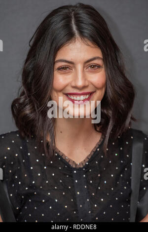 Soho, London, UK. 18. Jan 2019. • Alessandra Mastronardi - Medici: Die herrlichen Screening, einer neuen Reihe auf Netflix, die von Lux produziert - im Soho Hotel. Credit: Guy Bell/Alamy leben Nachrichten Stockfoto