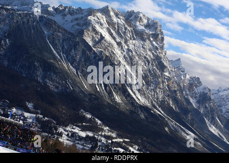 Cortina d'Ampezzo, Italien. 18. Januar 2019, Cortina d'Ampezzo, Italien; FIS Ski World Cup Damen bergab; allgemeine Anzeigen: Aktion Plus Sport Bilder/Alamy leben Nachrichten Stockfoto