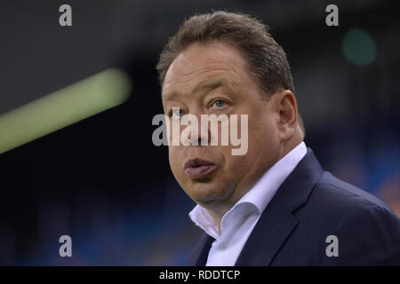 Arnheim, 08-07-2019, GelreDome, Saison 2018 / 2019, Eredivisie, Vitesse Trainer Leonid Slutskiy vor dem Spiel Vitesse - Excelsior Stockfoto