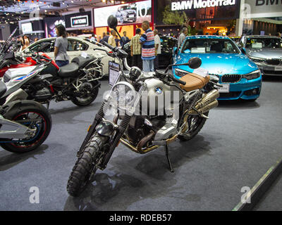 Nonthaburi, Thailand - Dezember 4, 2018: BMW R neun T Scrambler retro Motorrad Motor Expo 2018 vorgestellt Stockfoto