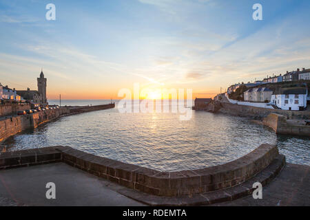 Hafen Sonnenuntergang, Porthleven Stockfoto