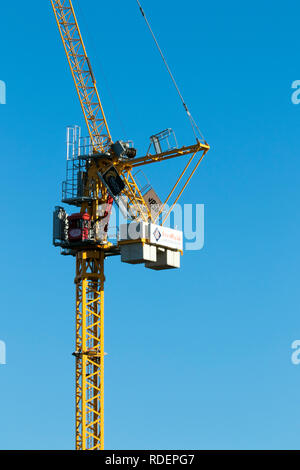 Ein Frame tower Crane, auf fast jede größere Baustelle auf der ganzen Welt gesehen. Diese Maschinen werden gebaut, um schwere Lasten zu heben. Stockfoto