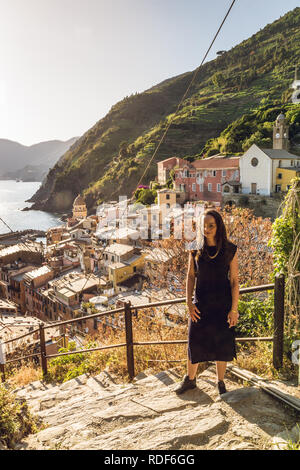 Sommertag in Vernazza, Cinque Terre, Ligurien, Italien Stockfoto