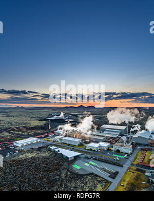 Geothermiekraftwerk Svartsengi, Halbinsel Reykjanes, Island Stockfoto