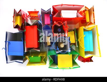 Bunte glänzende Papier taschen und Geschenkboxen Stockfoto