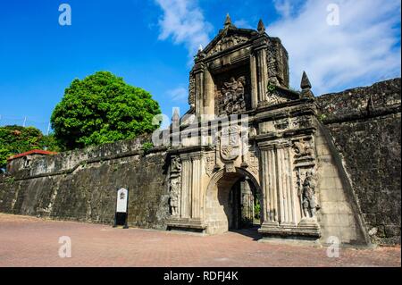 Eingang zum alten Fort Santiago, Intramuros, Manila, Luzon, Philippinen Stockfoto