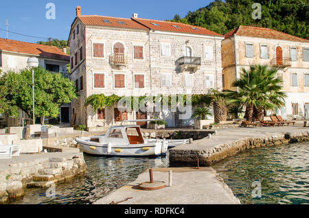 Blick auf Rose Village Kai auf der Halbinsel Lustica, Kotor Bay, Montenegro von Flavia Brilli Stockfoto