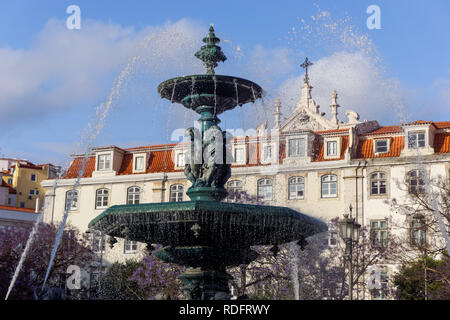 Brunnen am Platz Rossio in Lissabon, Portugal Stockfoto