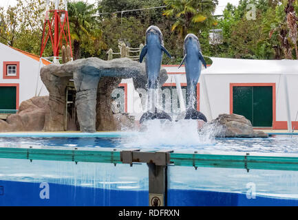 Delphin Show in den Zoo von Lissabon, Portugal Stockfoto