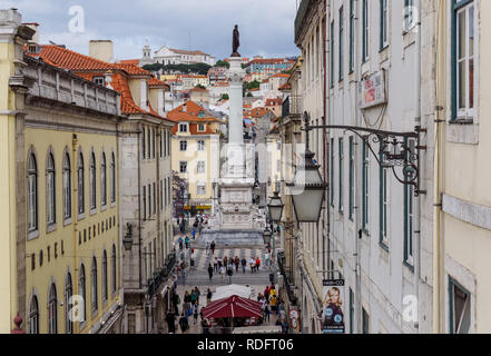 Blick auf die Spalte von Pedro IV auf dem Rossio Platz in Lissabon, Portugal Stockfoto