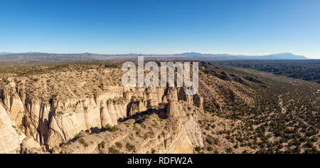 Schöne amerikanische Landschaft an einem sonnigen Tag. Im Kasha-Katuwe Tent Rocks National Monument, New Mexico, United States. Stockfoto