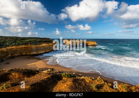 London Bridge ist eines der berühmten Funktionen an der Great Ocean Road. Stockfoto