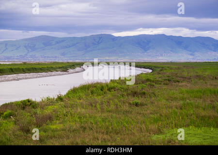 Sturmwolken über dem Süden der Bucht von San Francisco, Mission Peak im Hintergrund, Sunnyvale, Kalifornien Stockfoto