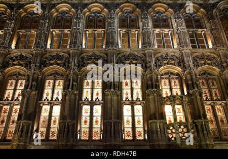 Glasfenster an der Stadthuis historisches Rathaus, Gent, Ostflandern, Belgien, Europa Stockfoto