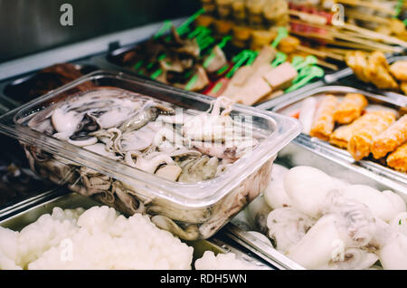 Vielzahl von Zutaten und Getränke zu einem dampfschiff Restaurant auf dem gesunden Essen asiatische Stockfoto