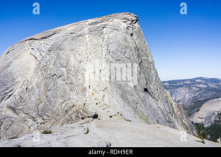 Bis auf den Half Dome Kabel an einem sonnigen Sommertag, Yosemite National Park, Kalifornien Stockfoto