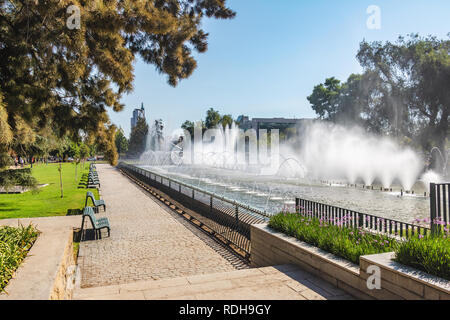 Aviation Hauptplatz (Plaza a la Aviacion) Brunnen - Santiago, Chile Stockfoto