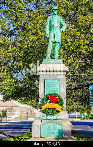 Ein lebensgrosses Konföderierten Monument von Admiral Raphael Semmes steht auf Regierung Straße, 31.12.23, 2018 in Mobile, Alabama. Stockfoto