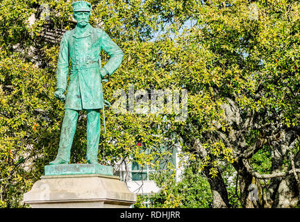 Ein lebensgrosses Konföderierten Monument von Admiral Raphael Semmes steht auf Regierung Straße, 31.12.23, 2018 in Mobile, Alabama. Stockfoto