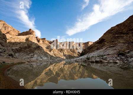 Fish River Canyon Wanderweg ist ein remote und robusten Rucksack Trail entlang der Fish River in Ai-Ais Richtersveld Transfrontier Park, Namibia. Stockfoto