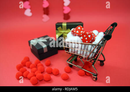 Geschenkbox mit roten Thema Stockfoto