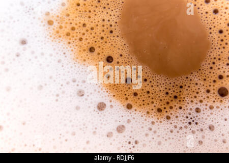 Oberflächentextur von heißer Milch, Kaffee und Soft Schaum, in der Nähe essen Hintergrund Stockfoto