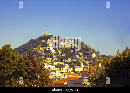 Mittelmeer Spanien. Blanes an der Costa Brava. Sporen der Pyrenäen Stockfoto