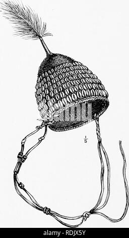 . Mensch und Tier in der östlichen Äthiopien: von Beobachtungen in British East Africa, Uganda und dem Sudan. Natural History; indigene Völker; Ethnologie. l 62 östlichen ÄTHIOPIEN XIIl IST ol) taincd l.) y puiuiding anil Imroiiig der Schalen von Mollusken. V s^. Eine lieail-cU'Ess in der fa. sliion des Doilinga.. K; Nu - ich Muscheln ai' e arbeitete in die Haare. (British Mnseuin.) eine fantastische Methode der Vermittlung tlie Haar vor - vails a, Mong tlic Mashnkulumbi, TRIL) e Leben entlang der Kafue rivei - (rhodesien). Selous in diesem gereist. Bitte beachten Sie, dass diese Bilder aus gescannten Seite Bilder extrahiert werden Stockfoto