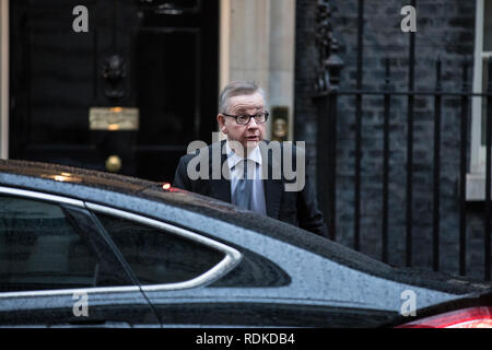 Michael Gove, Staatssekretär für Umwelt, Ernährung und Angelegenheiten des ländlichen Raums Ankunft in Downing Street, Whitehall, London, England, Großbritannien Stockfoto