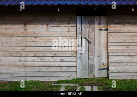 Tür an der Scheune Stockfoto