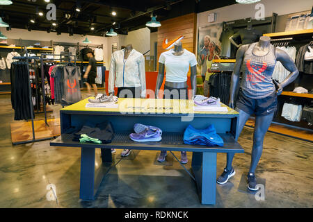 SEOUL, Südkorea - ca. Mai, 2017: im Nike Store in Seoul. Stockfoto