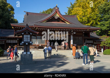 Kumamoto, Japan - 11 November, 2018: Izumi Schrein, der ehemaligen Hosokawa Feudalherren der Region im Garten Suizenji gewidmet Stockfoto