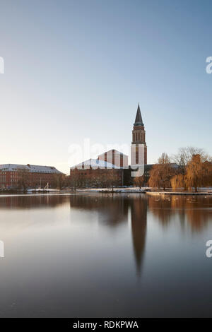 Kiel, Deutschland - 18. Januar 2019: Rathaus und Opernhaus, Blick über Kleiner Kiel Stockfoto