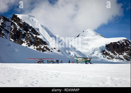 Ein Rundflüge Tour ist eine der schönsten Möglichkeiten, Mount McKinley, Alaska Range, und die umliegenden Gletscher, Denali National Park Stockfoto