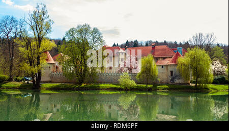 Panorama von Otocec Castle, in der Nähe von Novo mesto, Slowenien Stockfoto