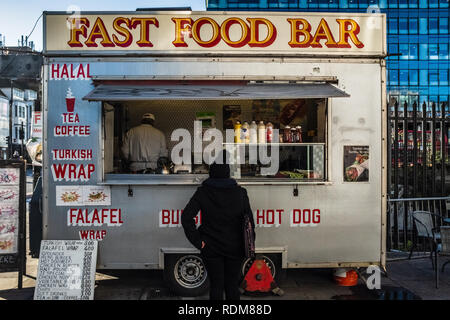 Die London Street Essen - eine Halal fast food Bar mit Burger, Hot dogs, Wraps & falafels im East End von London Stockfoto