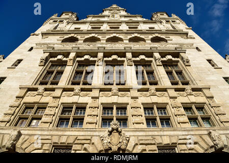 Leipzig, Deutschland - 15. November 2018. Fassade des Neuen Rathauses (Neues Rathaus) Gebäude in Leipzig. Stockfoto