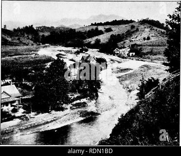 . Erhaltung reader. Natürliche Ressourcen, die Wälder und die Forstwirtschaft. 128 Erhaltung Reader. Annrhan forstwirtschaftliche Vereinigung dieser schönen - allt;' im südlichen Appalachen hat durch die Überschwemmungen durch Schneiden oS der Wälder auf das Quellgebiet des Flusses ruiniert worden. Der größere Teil der Wälder auf den hohen Bergen in der Ströme steigen gefunden werden. Wenn wir diese steile Hänge entwalden, Wasser wird Sie viel mehr, als es die sanftere Hänge der unteren landet, wenn Sie abgeholzt worden waren, zu verletzen. Ein weiterer Grund ist, dass da wenig Regen fällt im Sommer in dieser Re Stockfoto