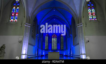 Blau beleuchtete Wallfahrtskirche St. Martins Kirche, Münster, Nordrhein-Westfalen, Deutschland Stockfoto